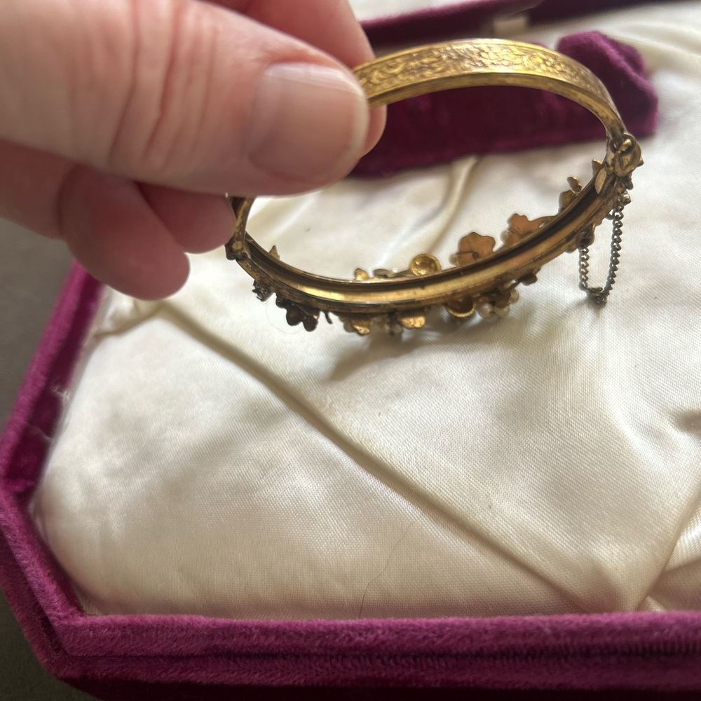 Mirium Haskell Unsigned Hinged Bangle Bracelet - image 8